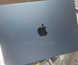 New Laptop Apple MacBook Air 2025 M4 13-Inch 16GB Apple M4 SSD 256GB