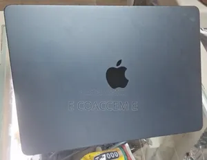 New Laptop Apple MacBook 16GB Apple M4 SSD 256GB