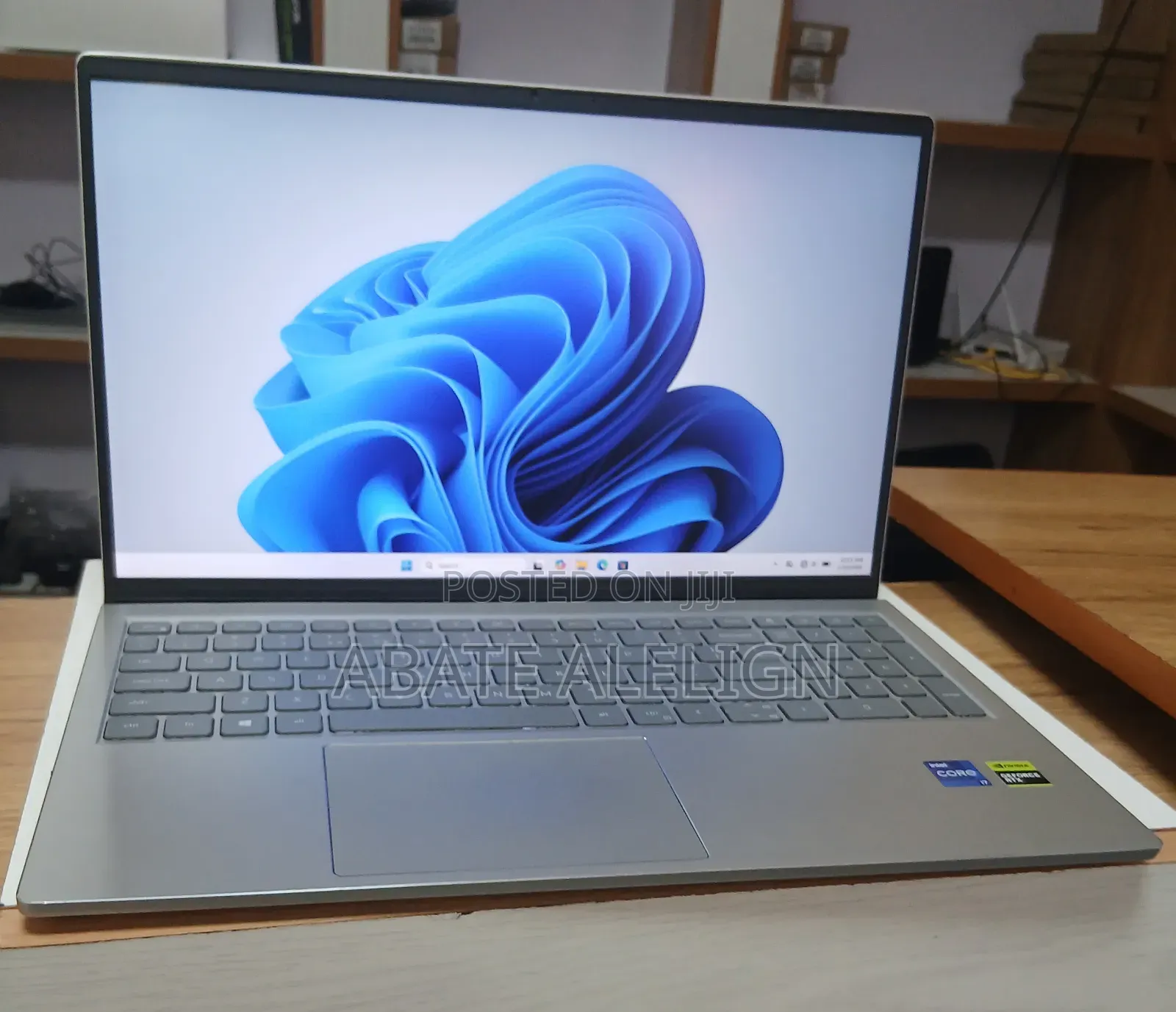 New Laptop Dell Inspiron 15 16GB Intel Core I7 SSD 512GB