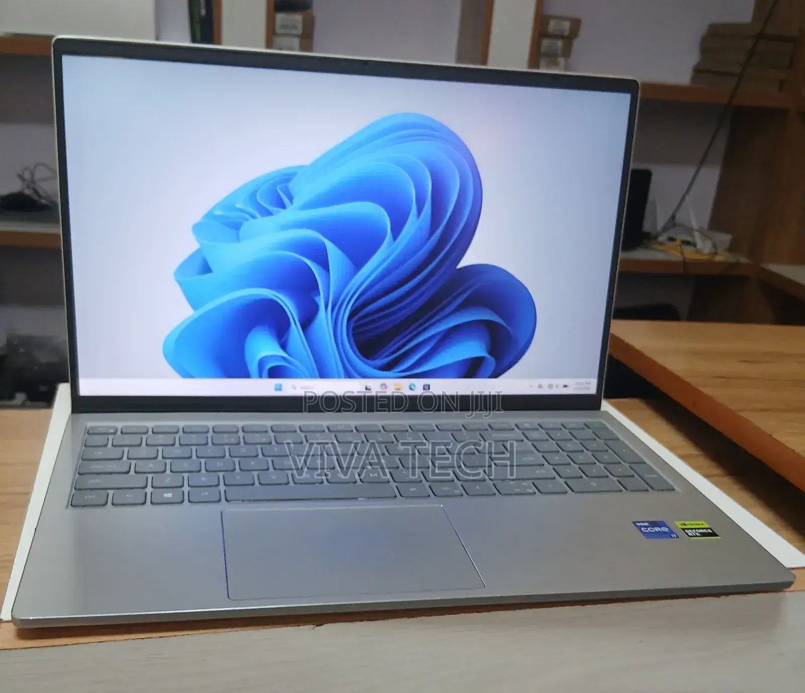 New Laptop Dell Inspiron 15 16GB Intel Core I7 SSD 512GB