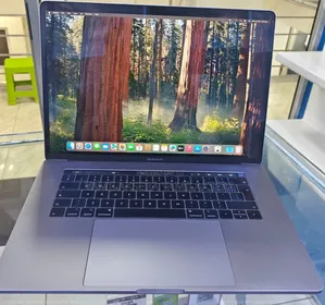 New Laptop Apple MacBook Pro 2019 32GB Intel Core i7 SSD 256GB