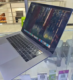 New Laptop Apple MacBook Pro 2019 32GB Intel Core i7 SSD 256GB