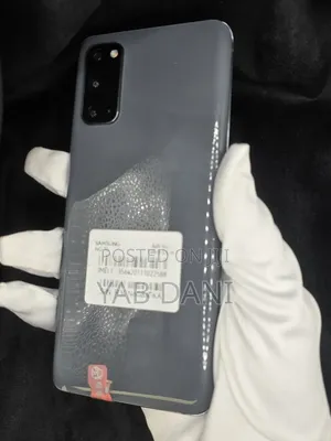 New Samsung Galaxy S20 128 GB Gray