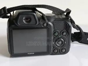 Fujifilm S2000hd