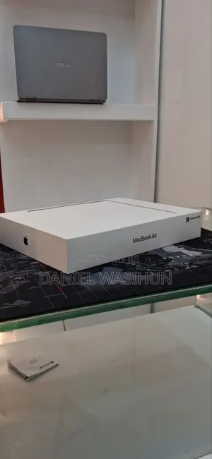 New Laptop Apple MacBook Air 16GB Apple M4 SSHD (Hybrid) 1T