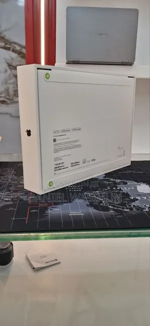 New Laptop Apple MacBook Air 16GB Apple M4 SSHD (Hybrid) 1T