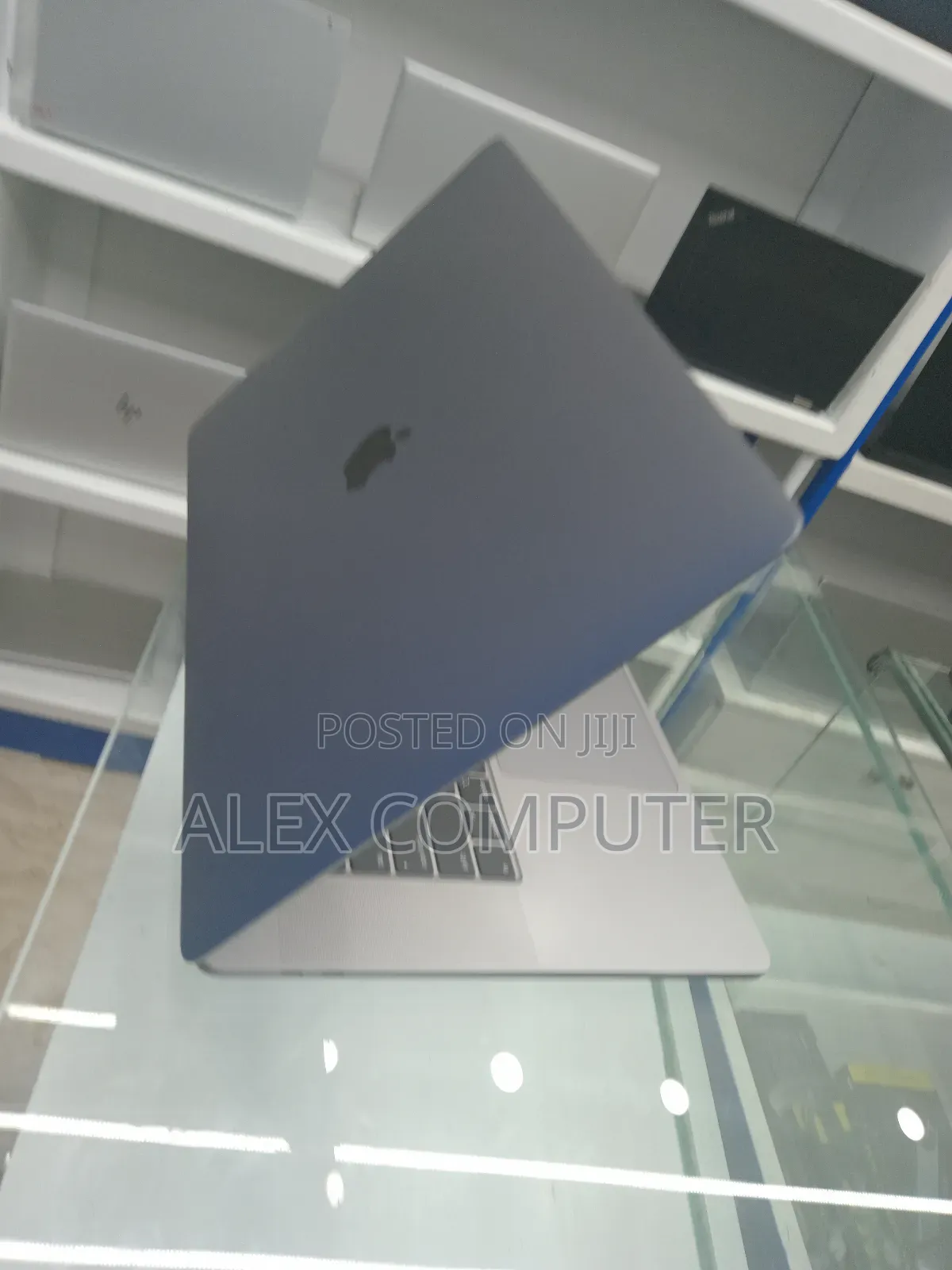 New Laptop Apple MacBook Pro 2019 16GB Intel Core I7 SSD 512GB