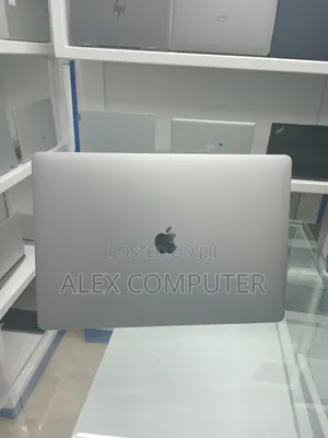 New Laptop Apple MacBook Pro 2019 16GB Intel Core I7 SSD 512GB
