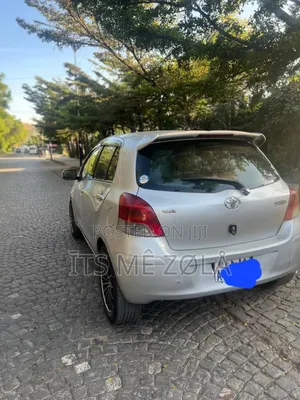 Toyota Yaris 2010 Silver
