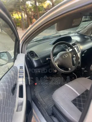 Toyota Yaris 2010 Silver