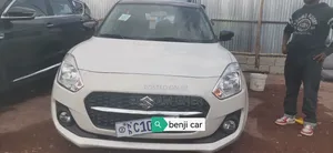 Suzuki Swift 2022 White