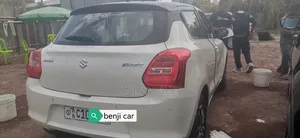 Suzuki Swift 2022 White