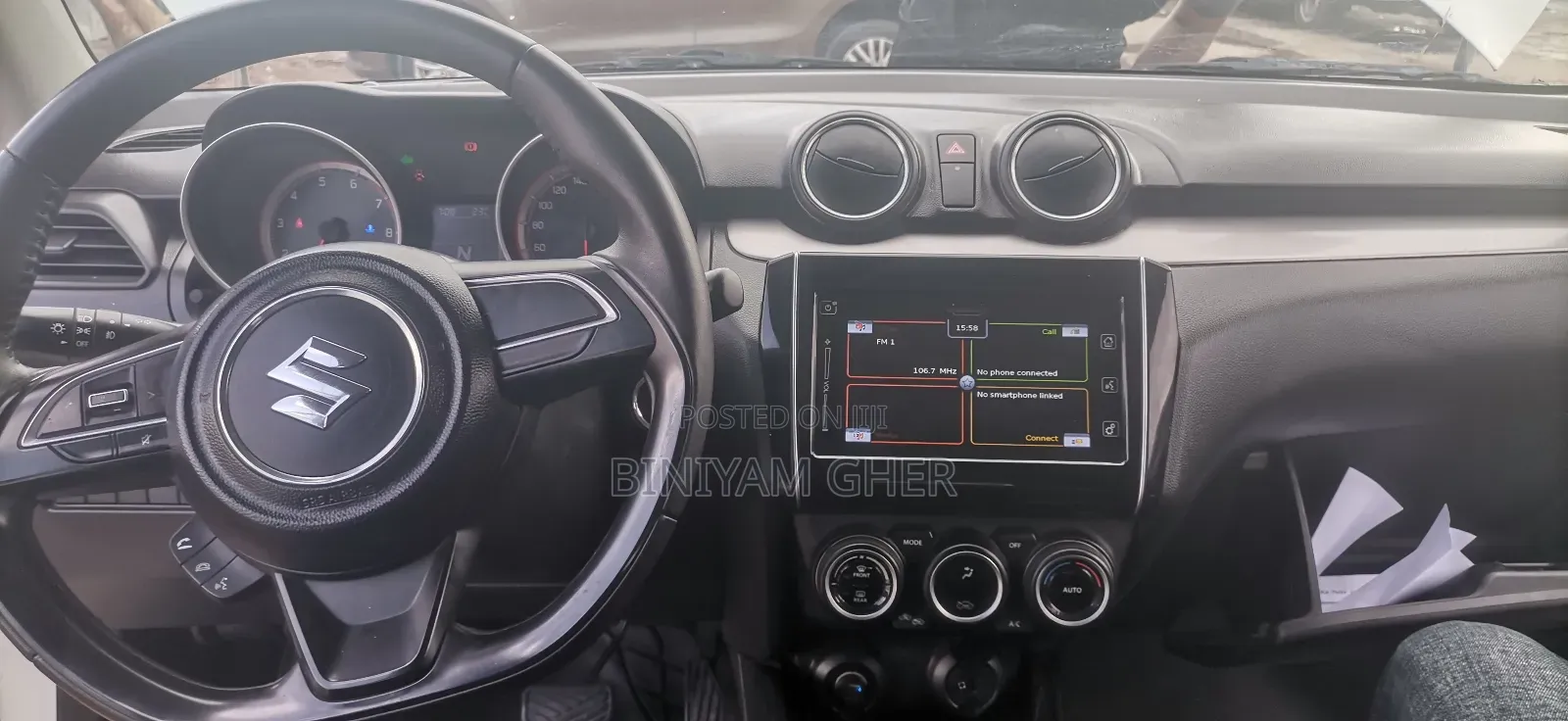 Suzuki Swift 2022 White