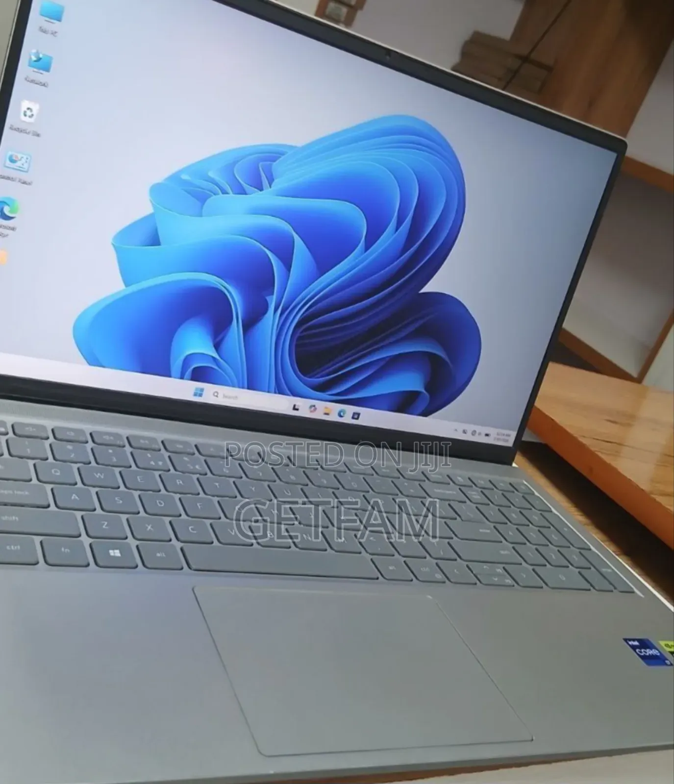 New Laptop Dell Inspiron 15 16GB Intel Core I7 SSD 512GB