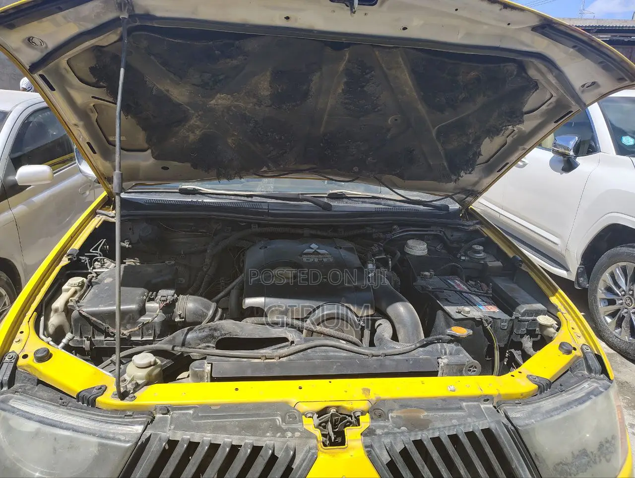 Mitsubishi L200 Double Cab 2.5 136hp 2008 Yellow