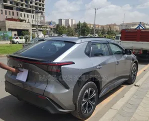 Toyota bZ4X 2024 Gray