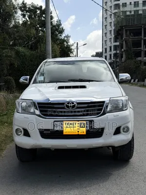 Toyota Hilux 3.0 D-4D 4x4 2015 White