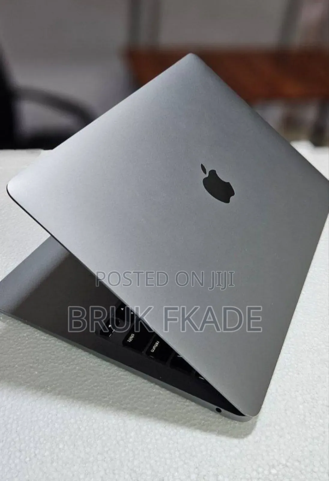 New Laptop Apple MacBook Air 2020 M1 8GB Apple M1 SSD 256GB