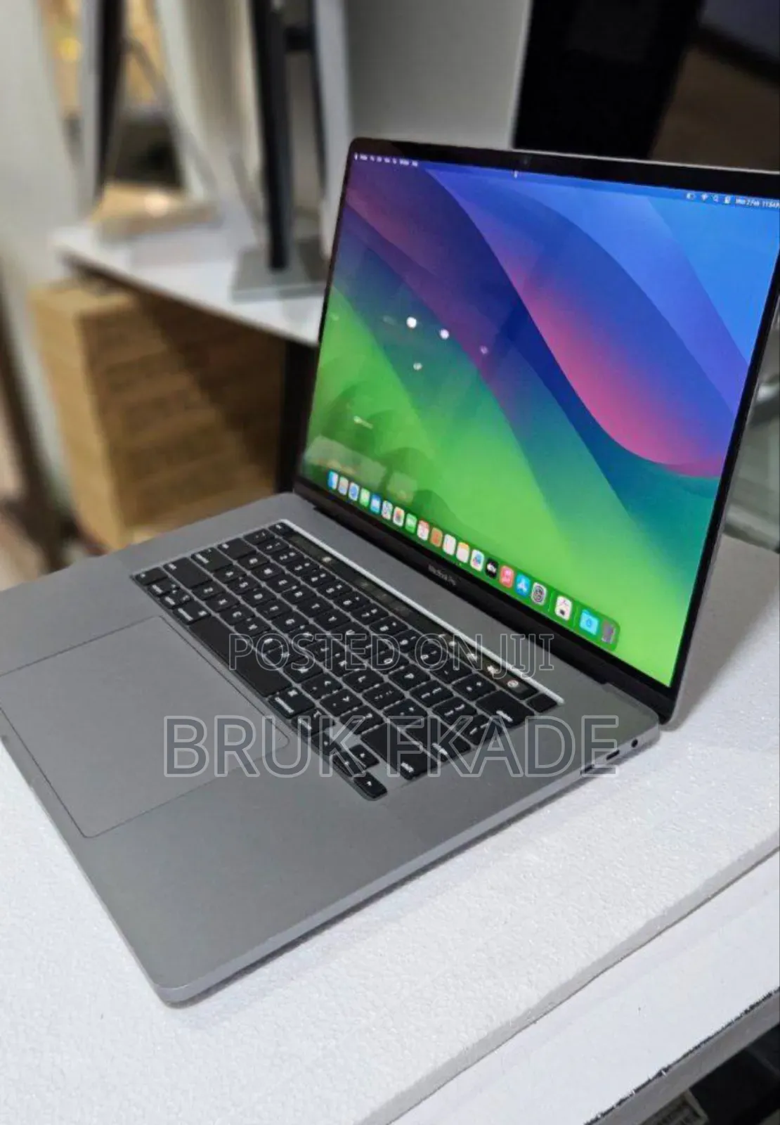 New Laptop Apple MacBook Pro 2019 16GB Intel Core I9 SSD 1T
