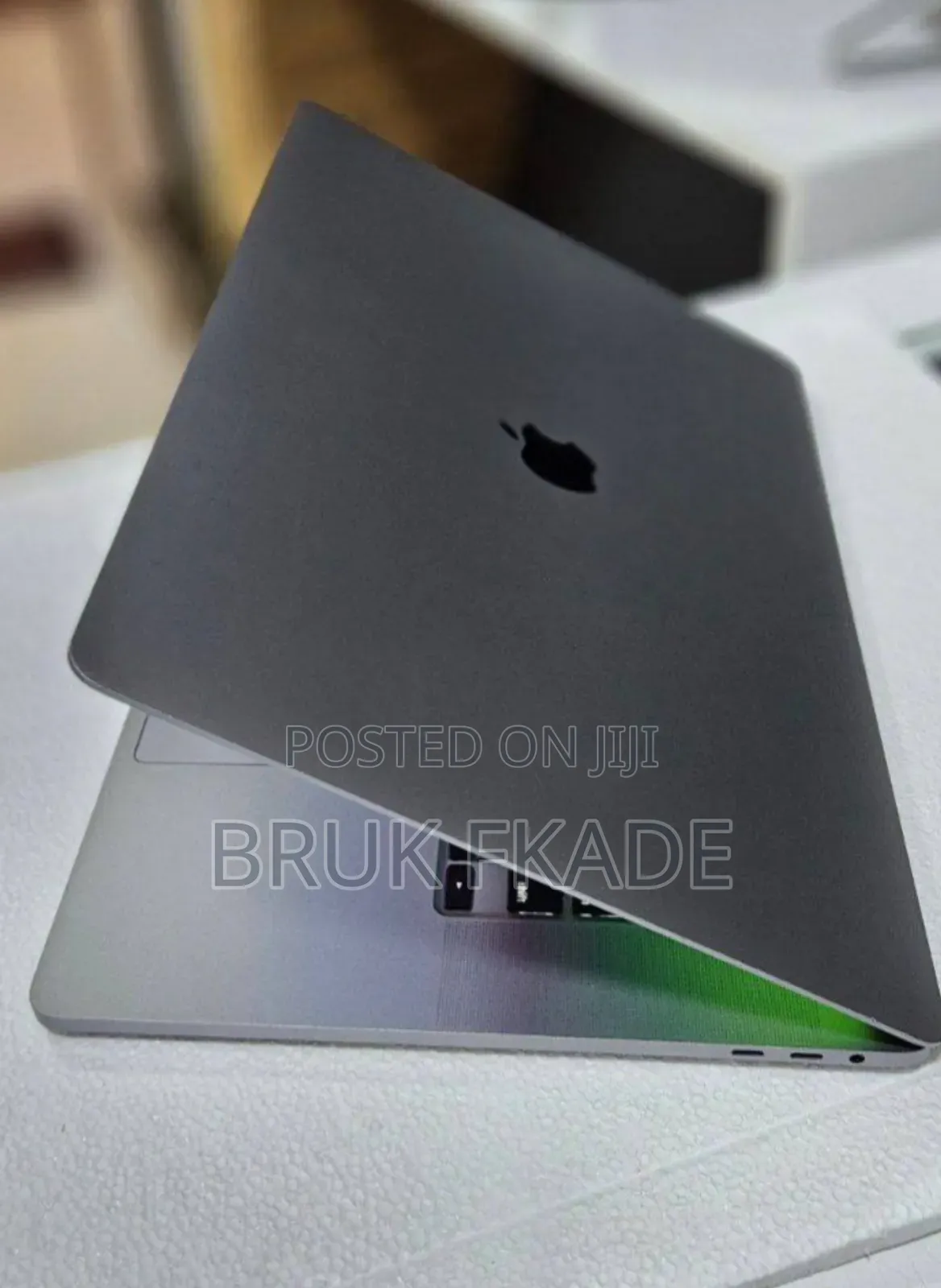 New Laptop Apple MacBook Pro 2019 16GB Intel Core I9 SSD 1T