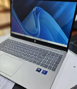 New Laptop HP OmniBook 5 16" 16GB Intel Core Ultra 7 SSD 512GB