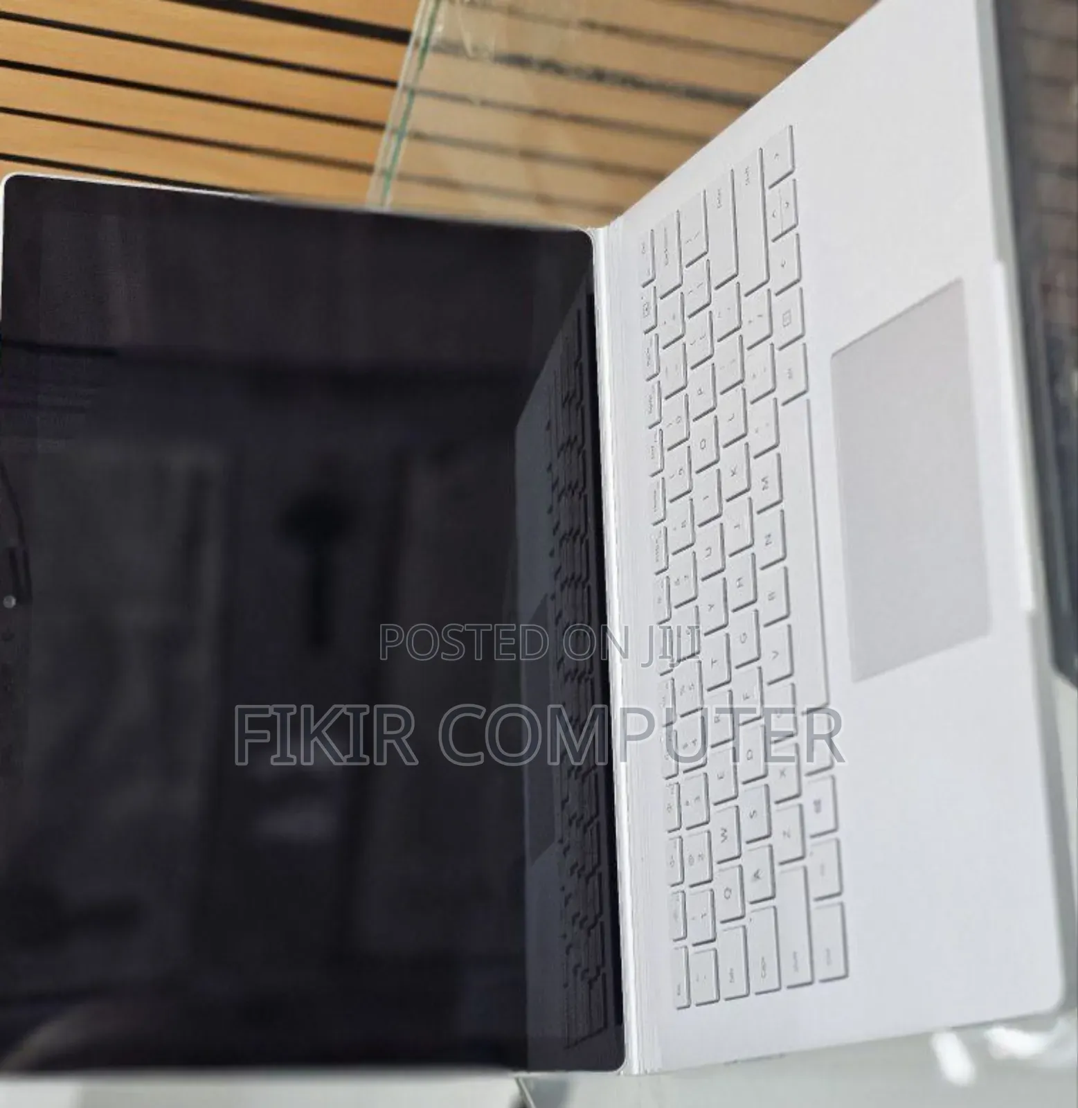 New Laptop Microsoft Surface Book 3 16GB Intel Core I7 SSD 256GB