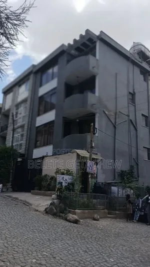 5bdrm House in Semit 72, G+3 House, Bole for sale