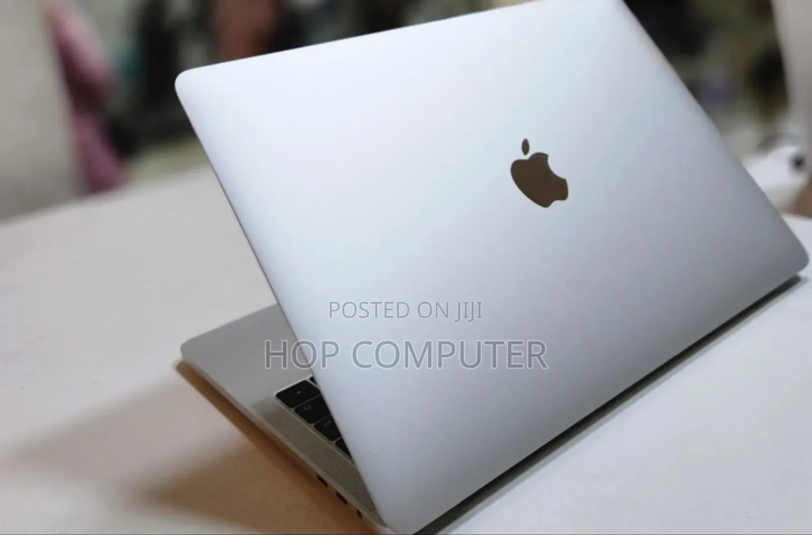 New Laptop Apple MacBook Pro 2018 8GB Intel Core I5 SSD 256GB