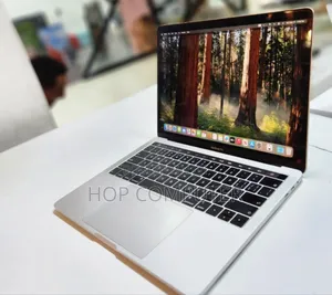 New Laptop Apple MacBook Pro 2018 8GB Intel Core I5 SSD 256GB