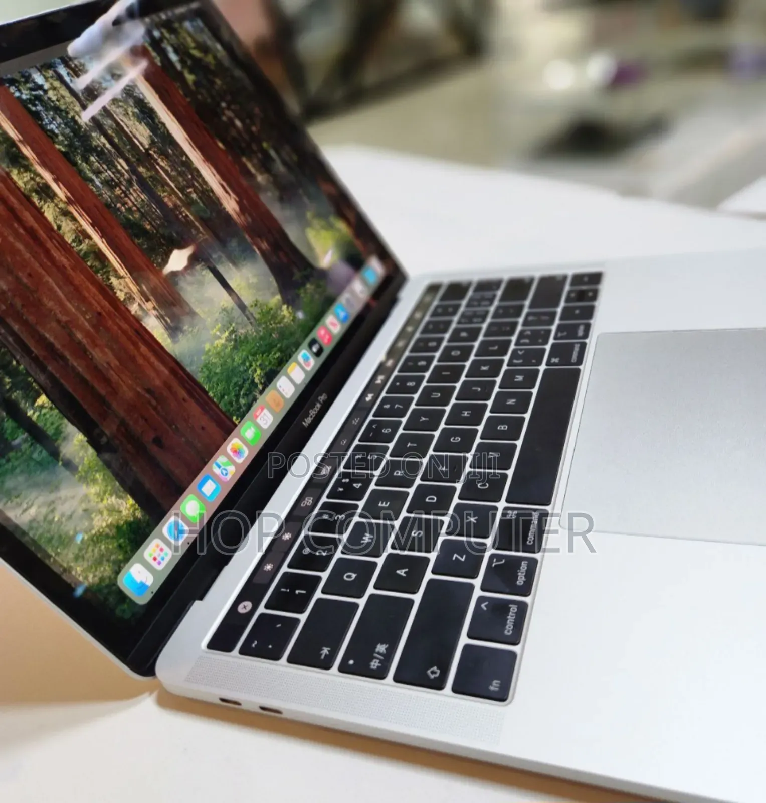 New Laptop Apple MacBook Pro 2018 8GB Intel Core I5 SSD 256GB