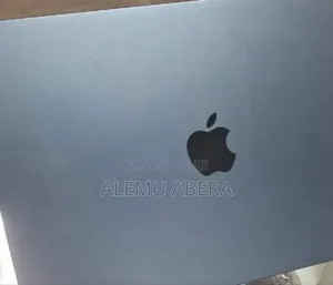 New Laptop Apple MacBook Air 2025 M4 15-inch 16GB SSD 256GB