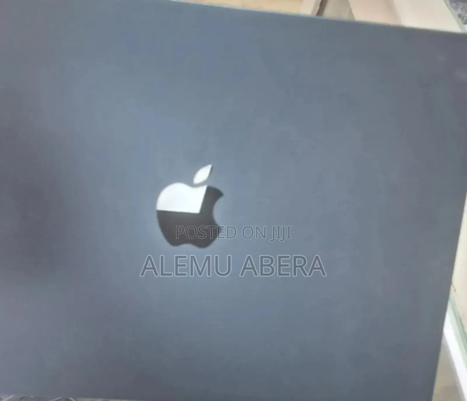 New Laptop Apple MacBook Air 2025 M4 15-inch 16GB SSD 256GB