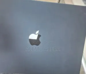 New Laptop Apple MacBook Air 2025 M4 15-inch 16GB SSD 256GB