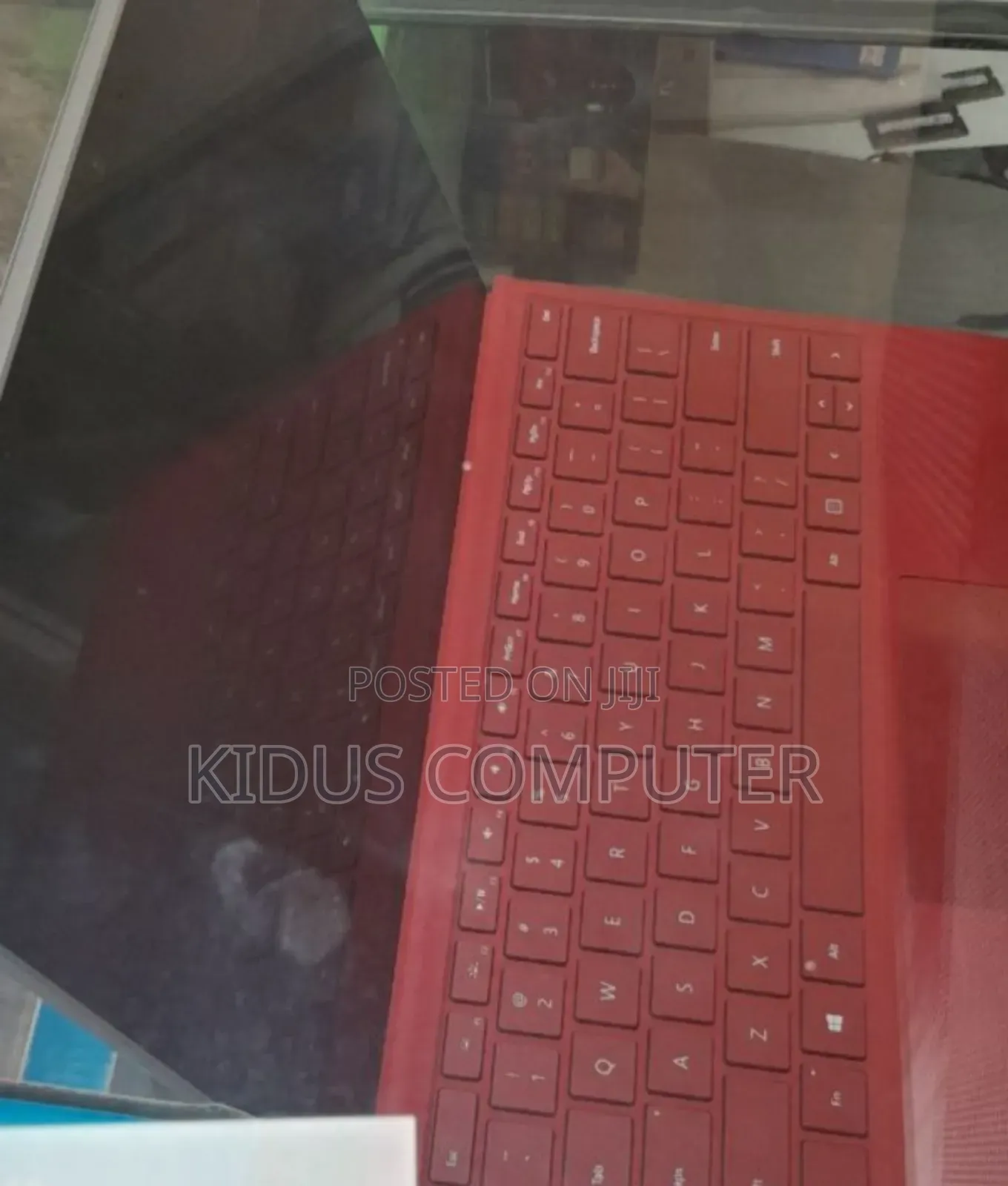 New Laptop Microsoft Surface 8GB Intel Core I7 SSD 256GB