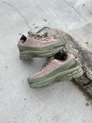 Nike Zoom Vomero Roam Mink Brown Fashion Sneaker