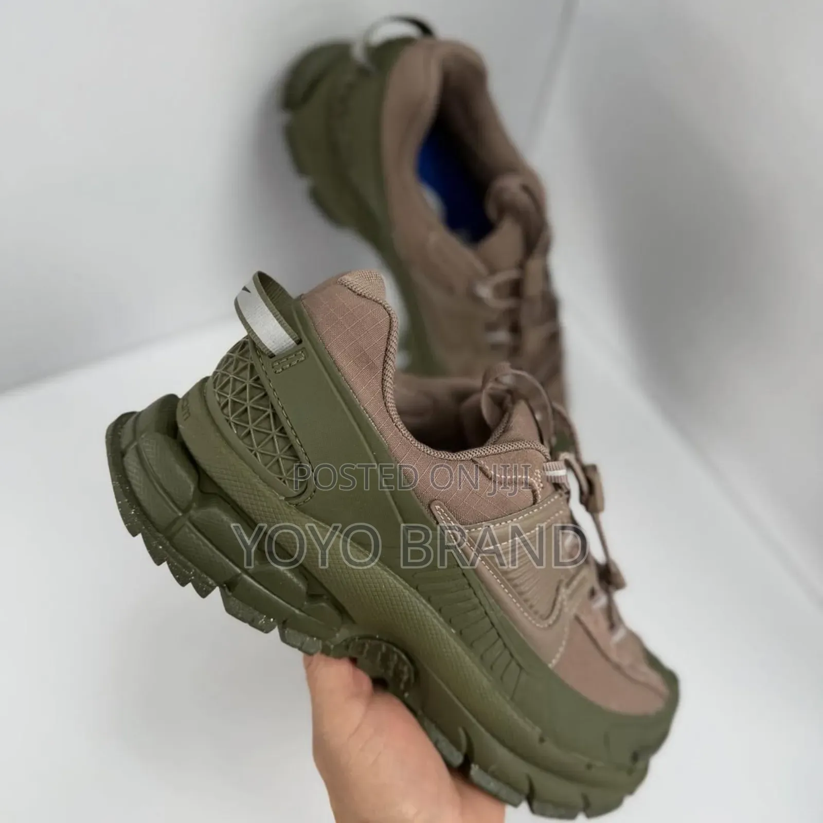 Nike Zoom Vomero Roam Mink Brown Fashion Sneaker