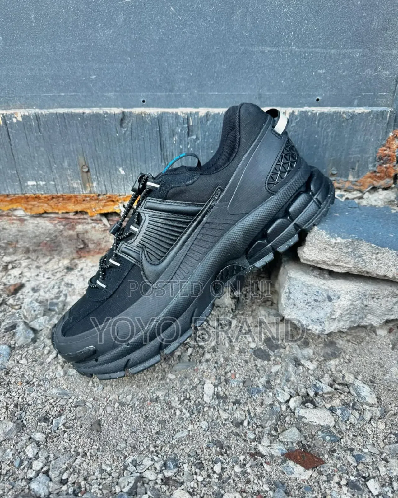 Nike Zoom Vomero Black Roam Fashion Sneaker Shoes