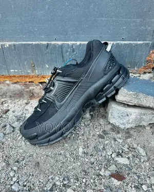 Nike Zoom Vomero Black Roam Fashion Sneaker Shoes