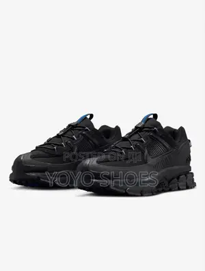 Nike Zoom Vomero Black Roam Fashion Sneaker Shoes