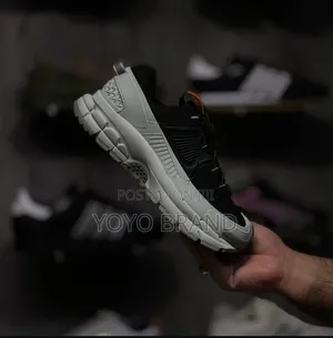 Nike Zoom Vomero 5 Light Silver Fashion Sneaker