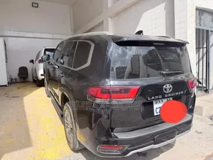 Toyota Land Cruiser 2025 Black
