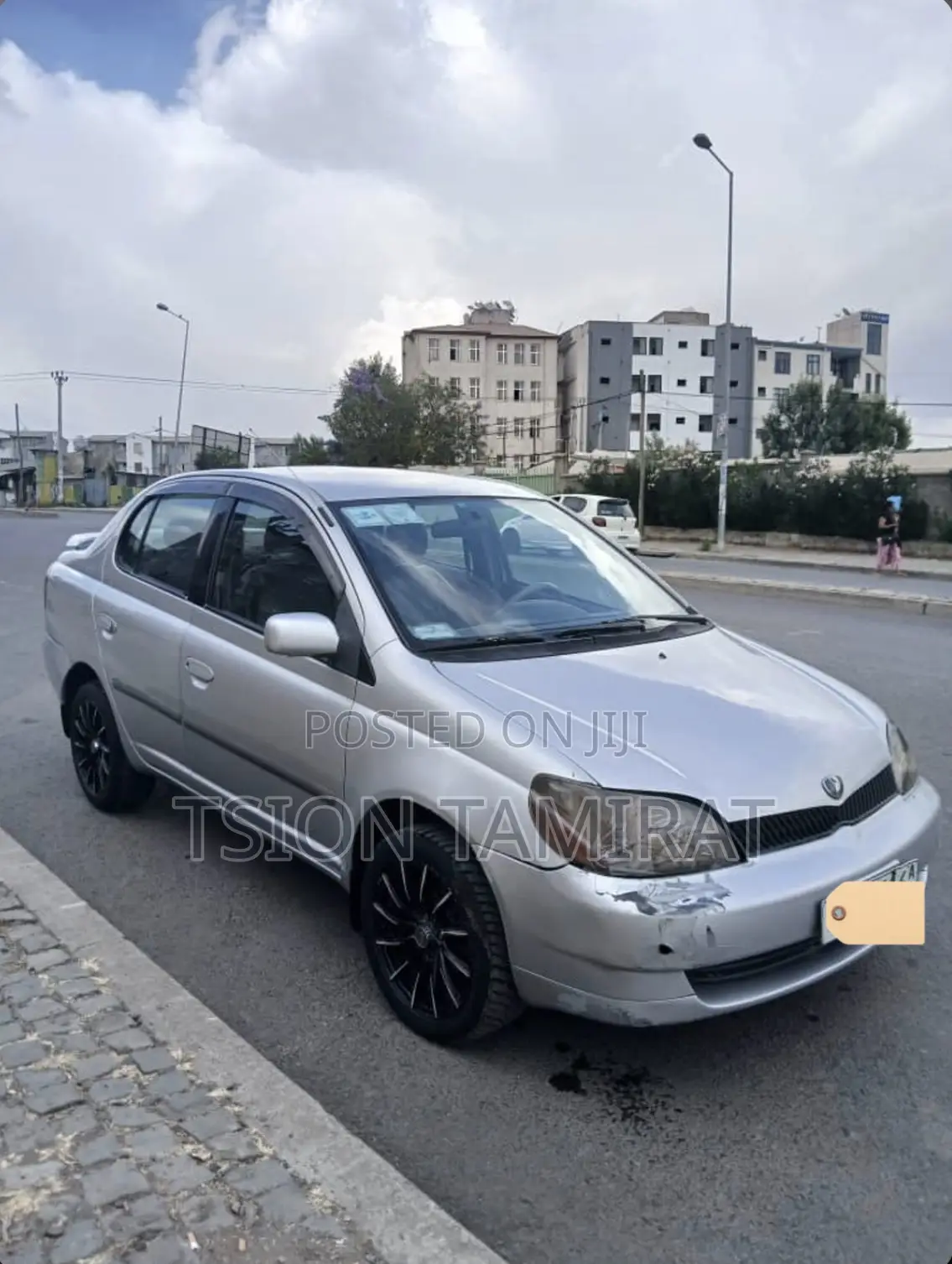 Toyota Platz 2001 Silver