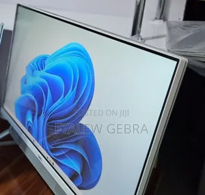 New Laptop Dell Inspiron 17 7779 16GB Intel Core I7 SSD 512GB