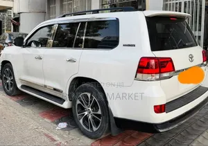 Toyota Land Cruiser 2020 White