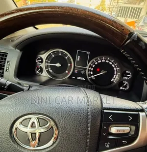 Toyota Land Cruiser 2020 White