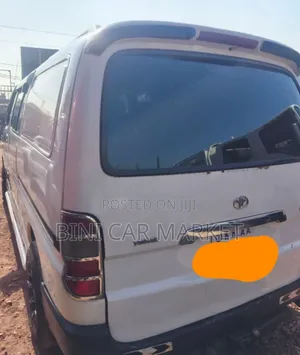 Toyota HiAce 2008 White