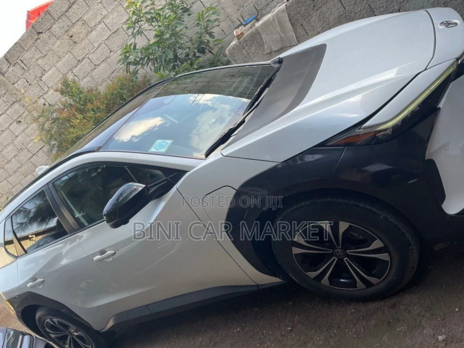 Toyota bZ4X 71.4 kWh FWD 2023 White