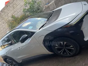 Toyota bZ4X 71.4 kWh FWD 2023 White