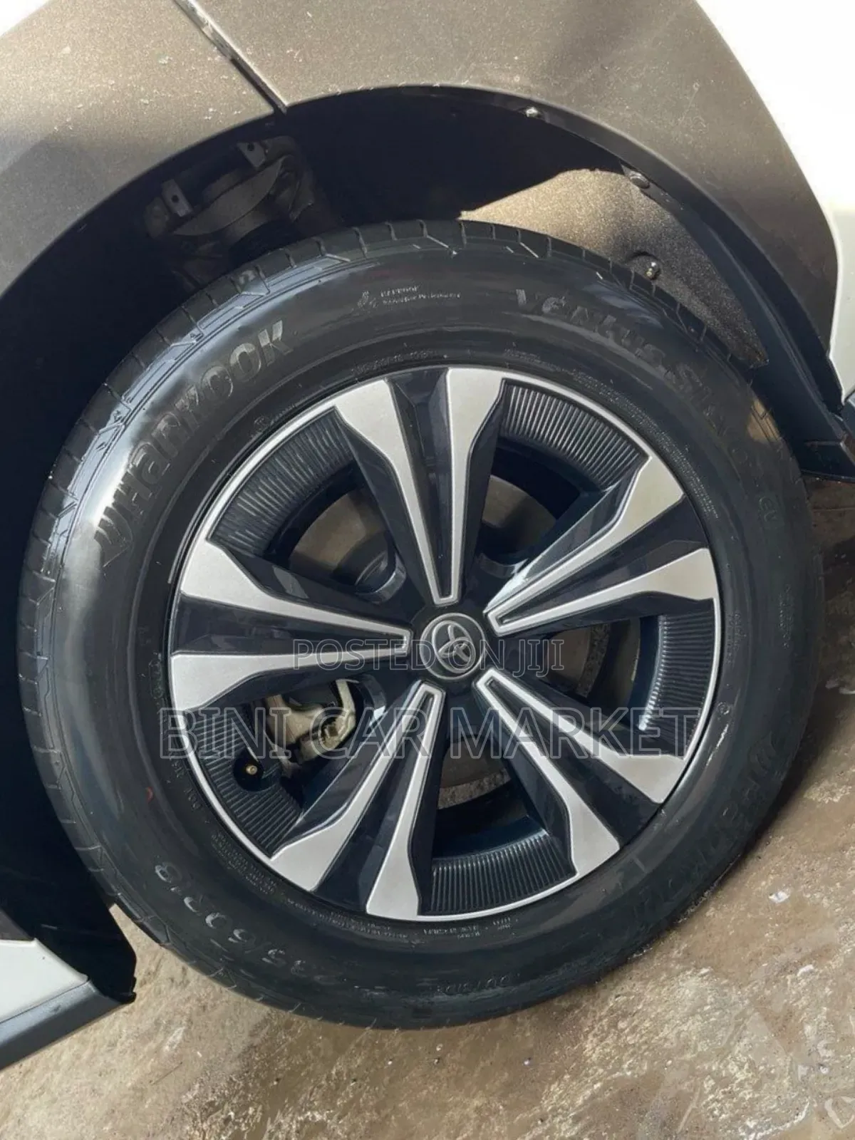 Toyota bZ4X 71.4 kWh FWD 2023 White