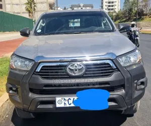Toyota Hilux Revo Double Cab Deisel 2.8 AWD 2021 Silver